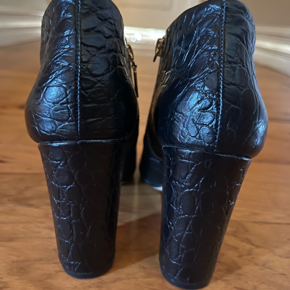 Black leather with suede, open toe pump, 4 inch heel.
